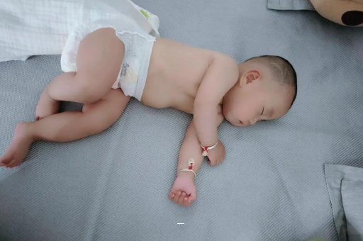 内蒙古宝宝尿有泡沫怎么回事