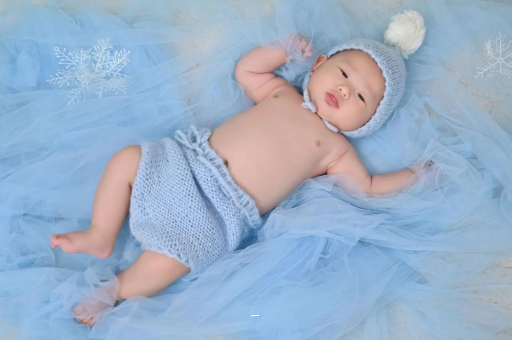 内蒙古摸孕妇肚子沾喜气